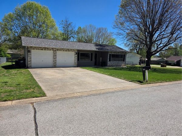 916 Quail Avenue , Harrison, AR 72601