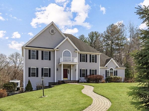 20 Constitution Cir, Holliston, MA 01746