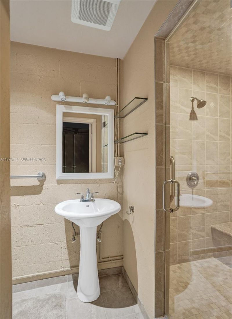 1143 NE 7th Ave, Fort Lauderdale, FL 33304 Photo