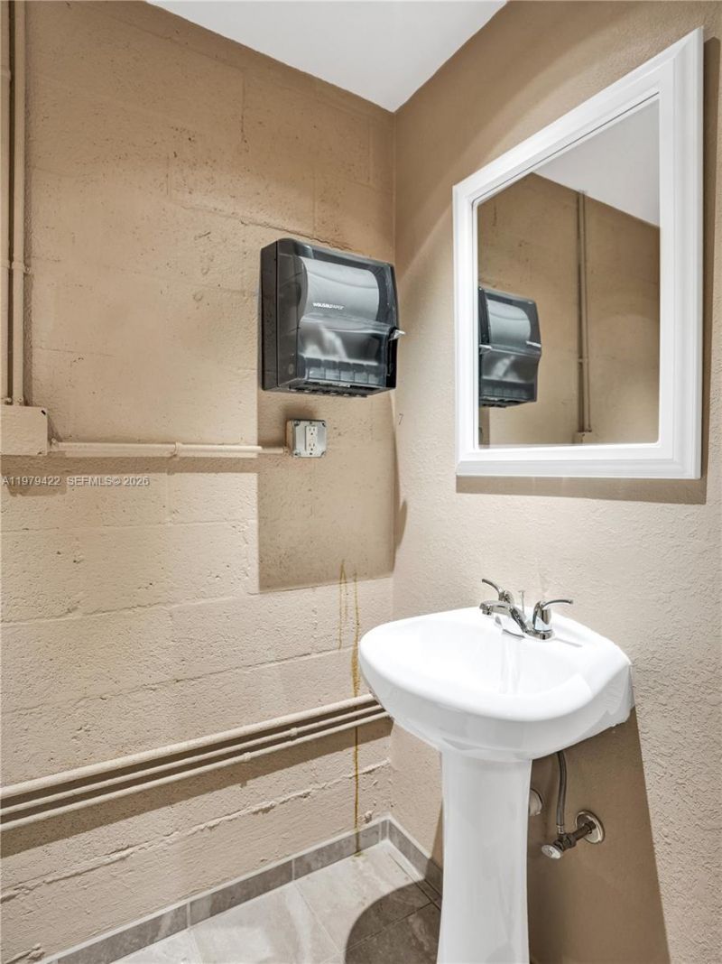 1143 NE 7th Ave, Fort Lauderdale, FL 33304 Photo