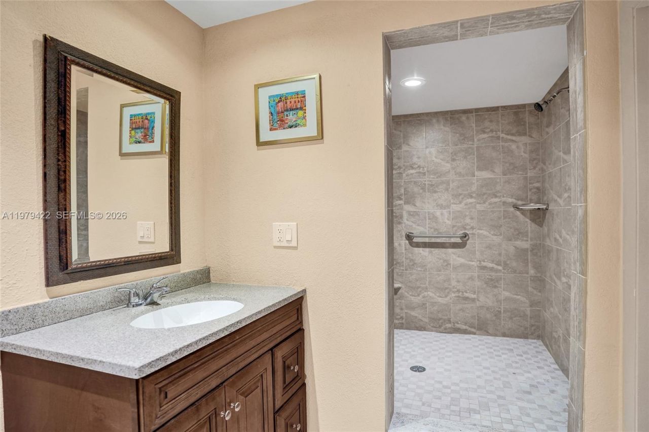 1143 NE 7th Ave, Fort Lauderdale, FL 33304 Photo