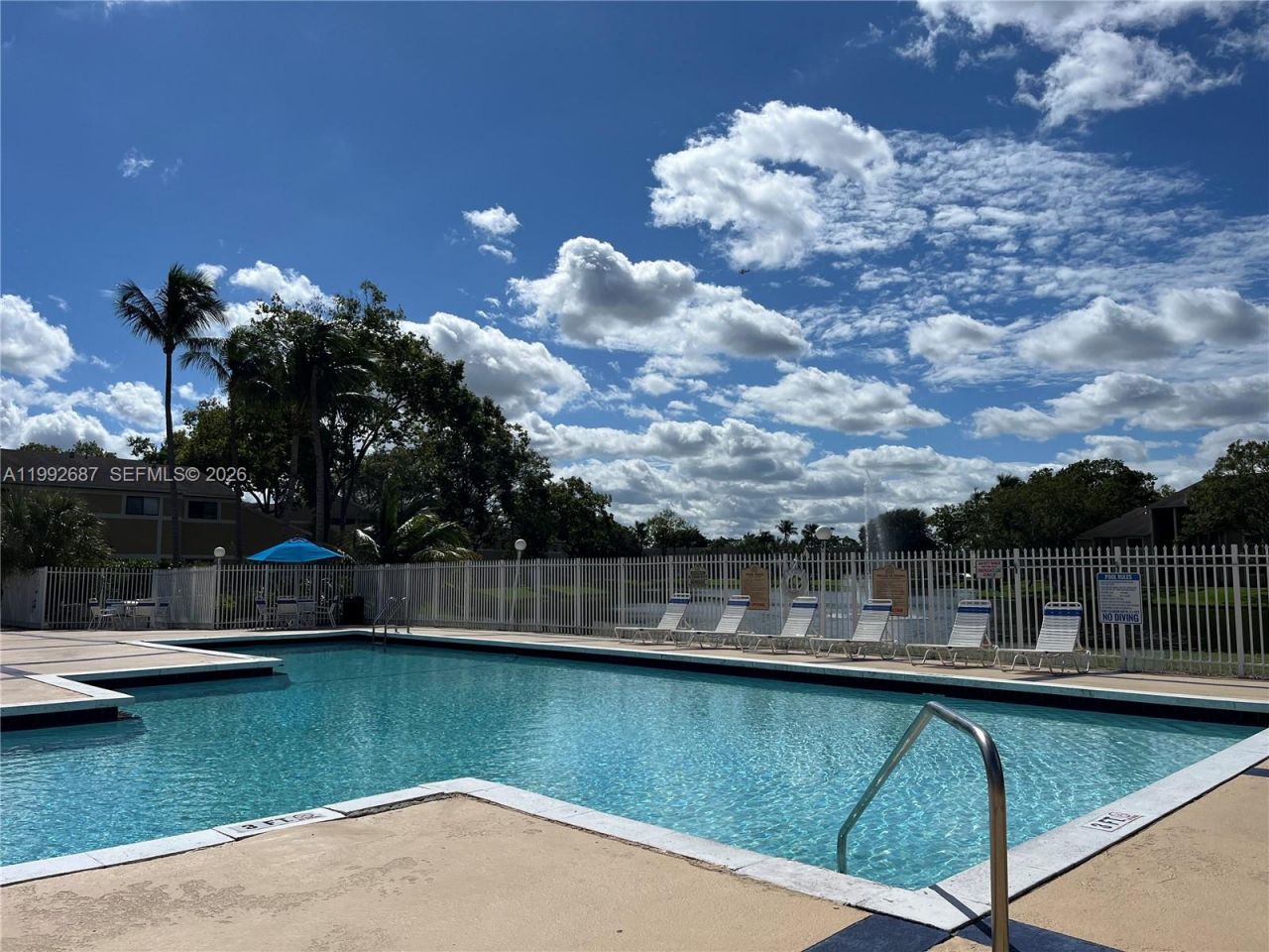 350 W Palm Cir W, Unit 201, Pembroke Pines, FL 33025 Photo