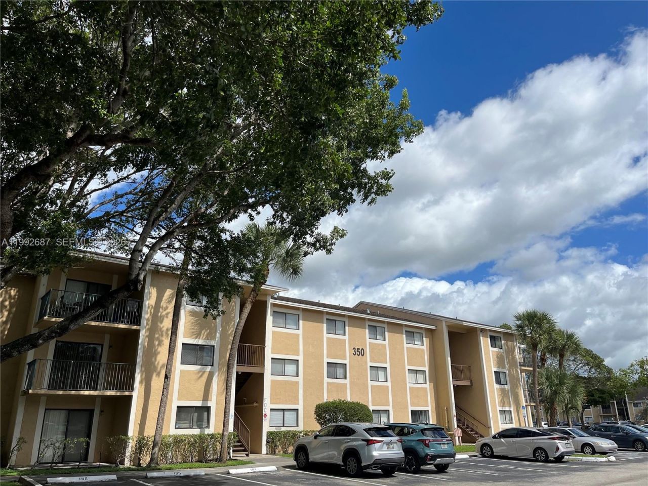 350 W Palm Cir W, Unit 201, Pembroke Pines, FL 33025 Photo