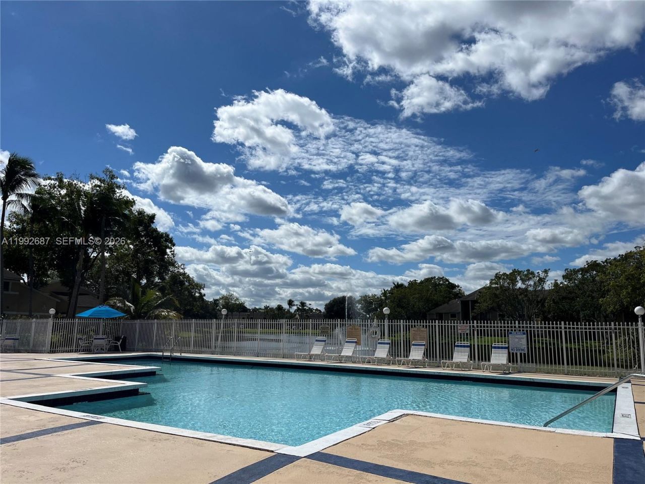 350 W Palm Cir W, Unit 201, Pembroke Pines, FL 33025 Photo