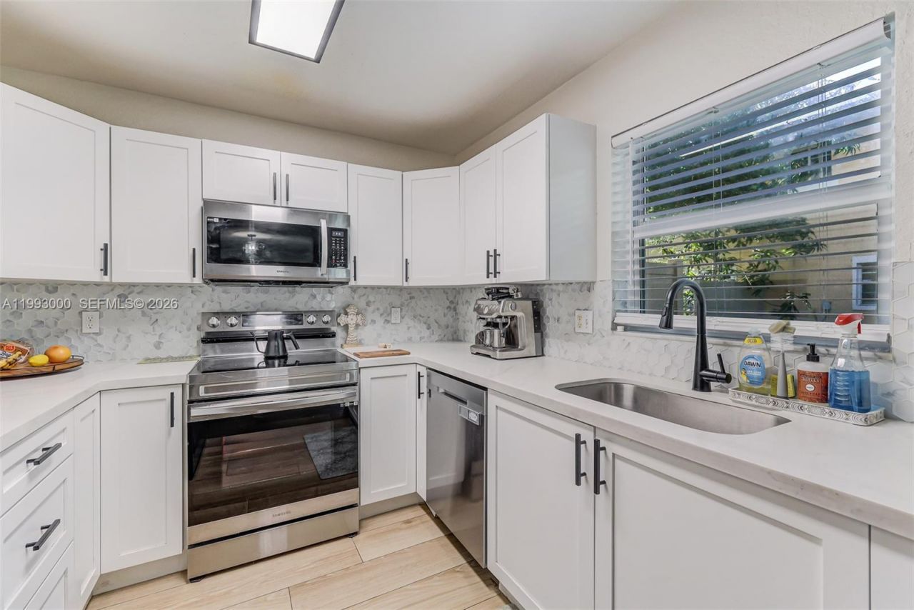 8730 SW 21st St, Miramar, FL 33025 Photo