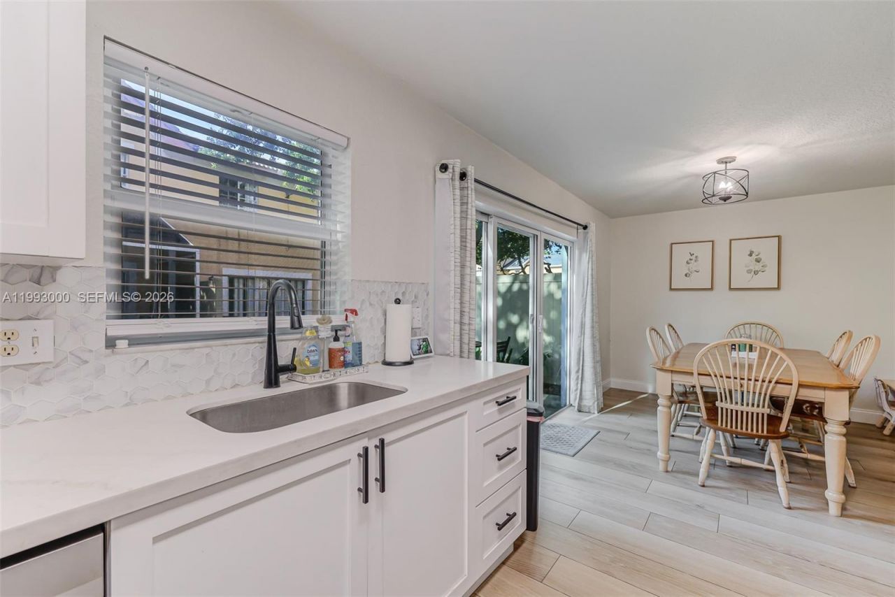 8730 SW 21st St, Miramar, FL 33025 Photo