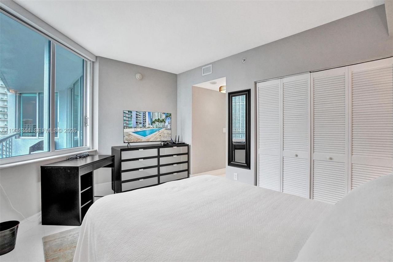 325 S Biscayne Blvd , Unit 2519, Miami, FL 33131 Photo