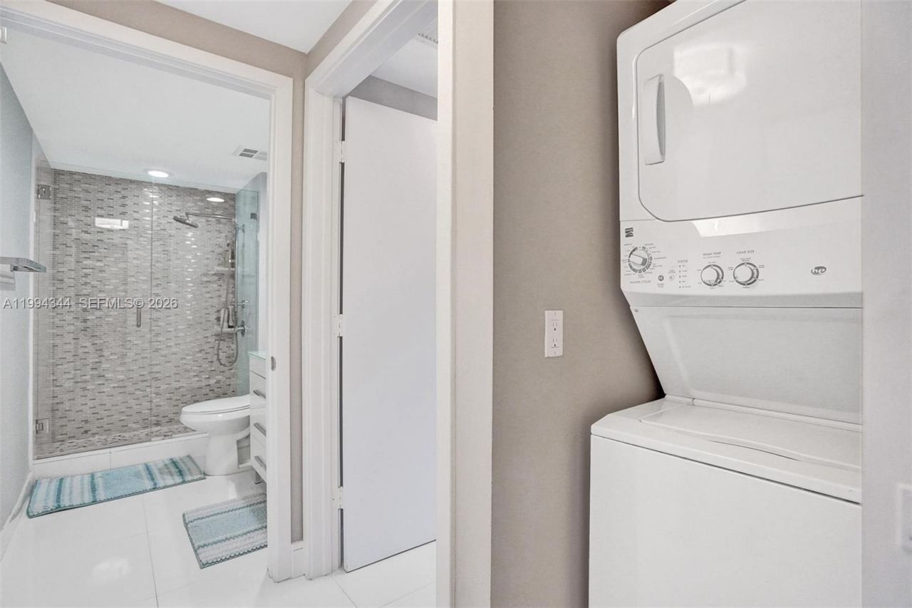 325 S Biscayne Blvd , Unit 2519, Miami, FL 33131 Photo