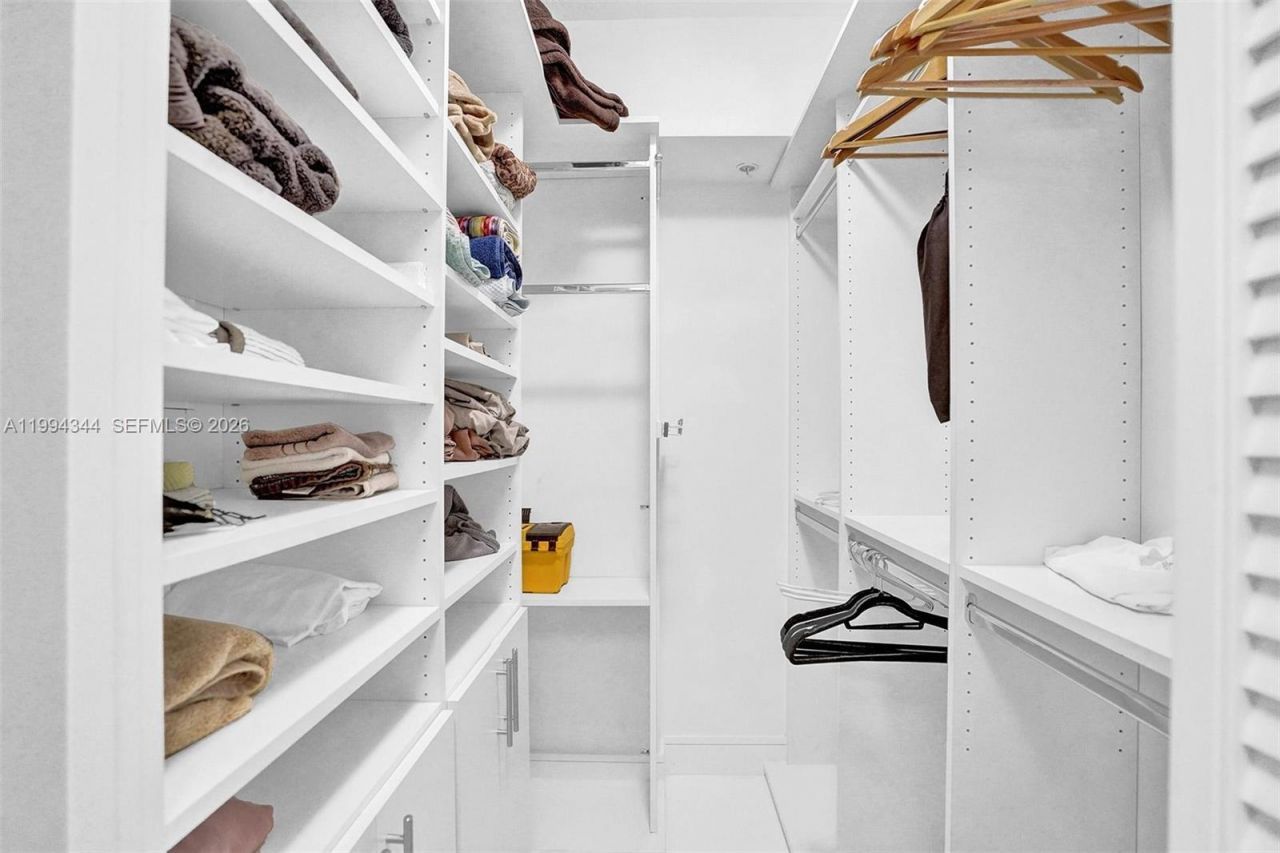 325 S Biscayne Blvd , Unit 2519, Miami, FL 33131 Photo