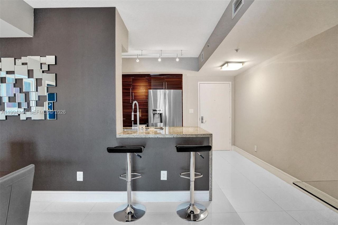 325 S Biscayne Blvd , Unit 2519, Miami, FL 33131 Photo