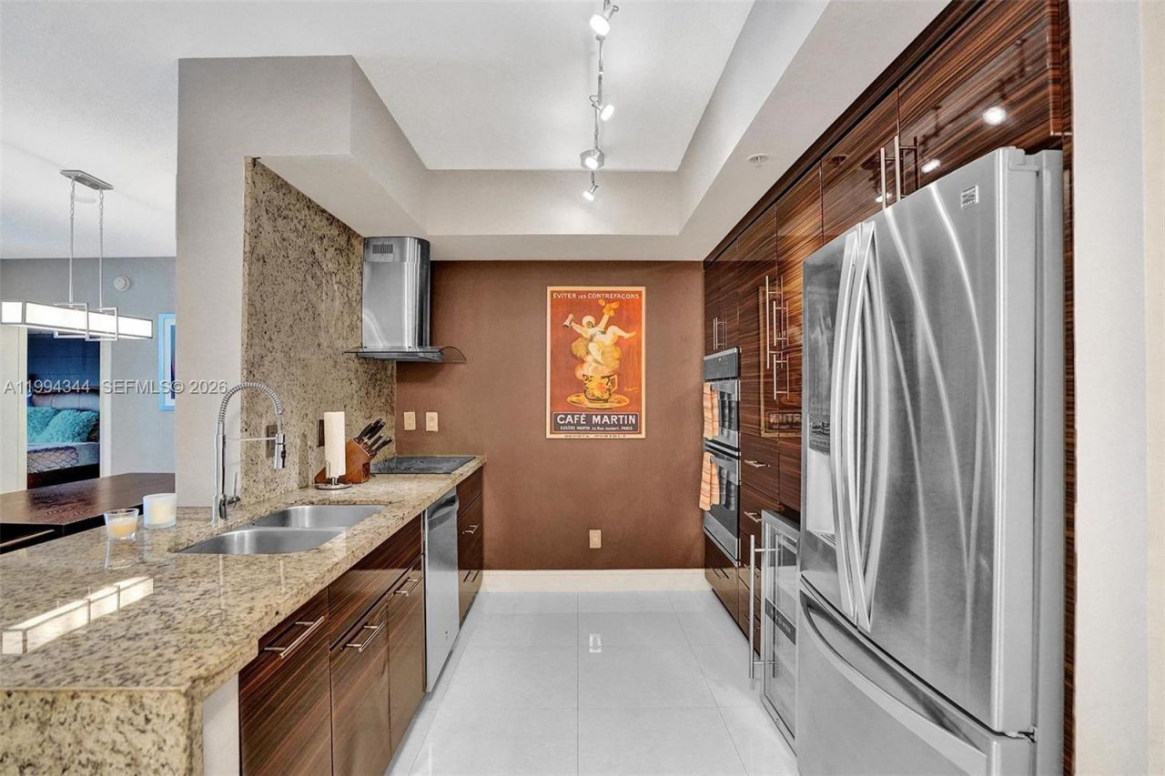 325 S Biscayne Blvd , Unit 2519, Miami, FL 33131 Photo