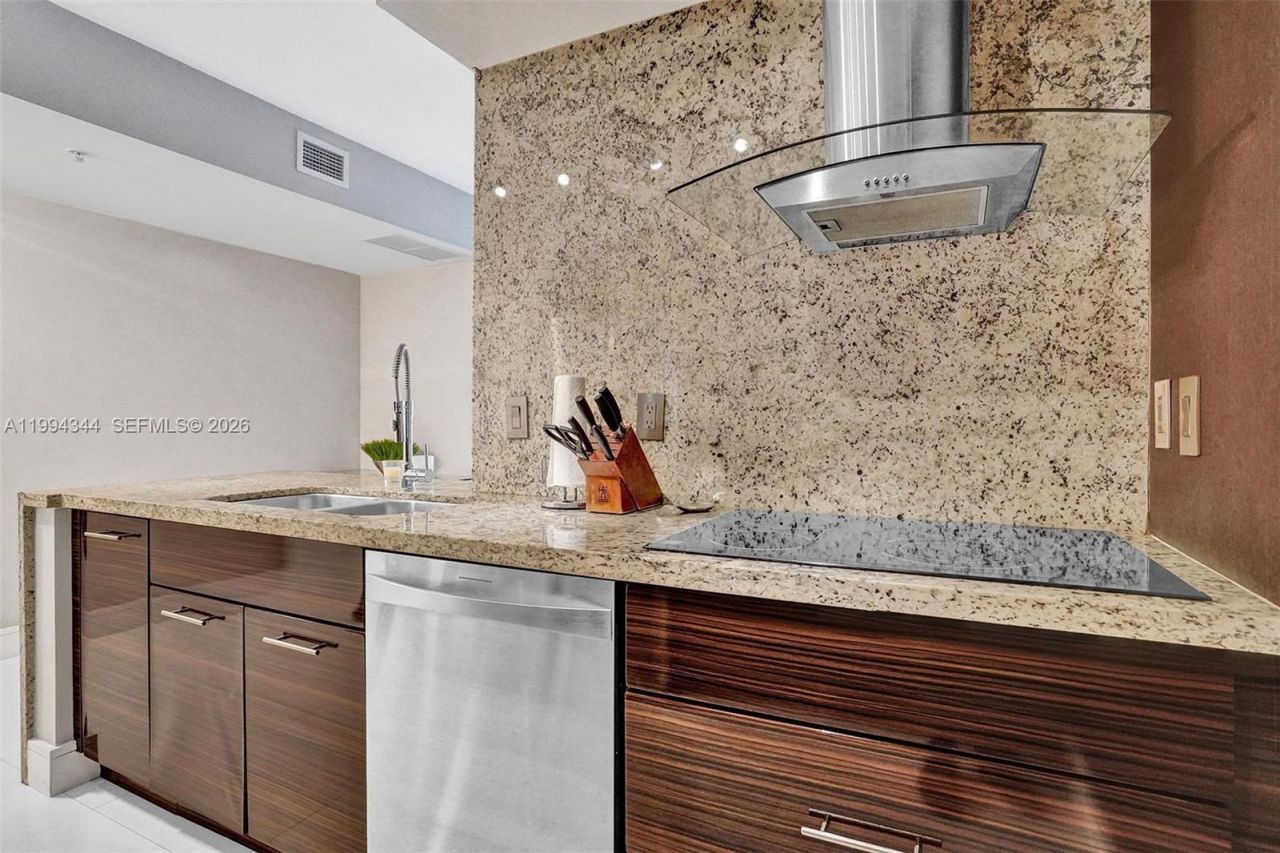 325 S Biscayne Blvd , Unit 2519, Miami, FL 33131 Photo