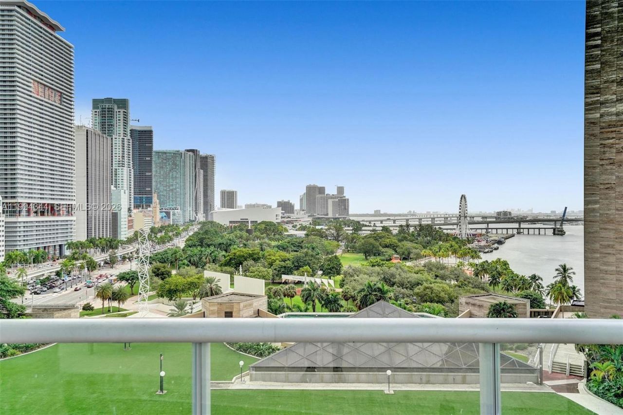 325 S Biscayne Blvd , Unit 2519, Miami, FL 33131 Photo