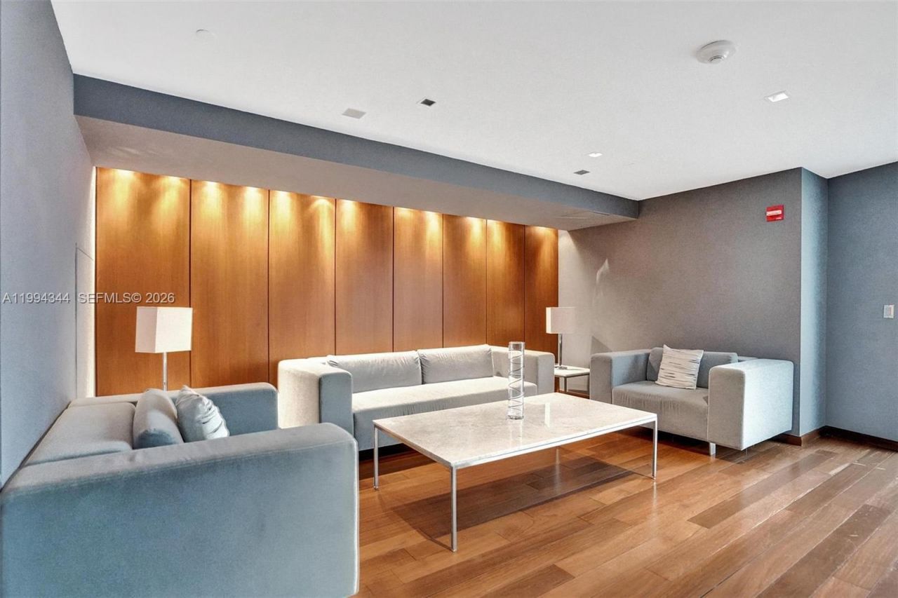 325 S Biscayne Blvd , Unit 2519, Miami, FL 33131 Photo