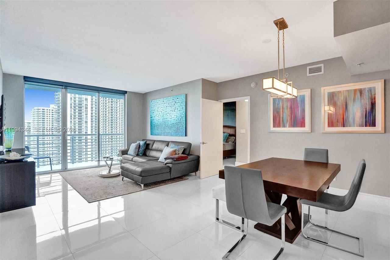 325 S Biscayne Blvd , Unit 2519, Miami, FL 33131 Photo