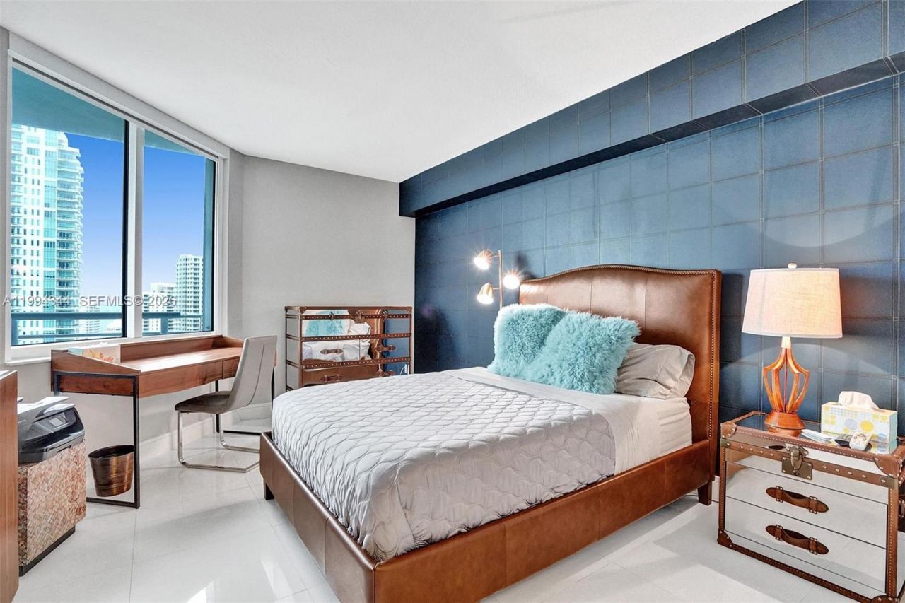 325 S Biscayne Blvd , Unit 2519, Miami, FL 33131 Photo