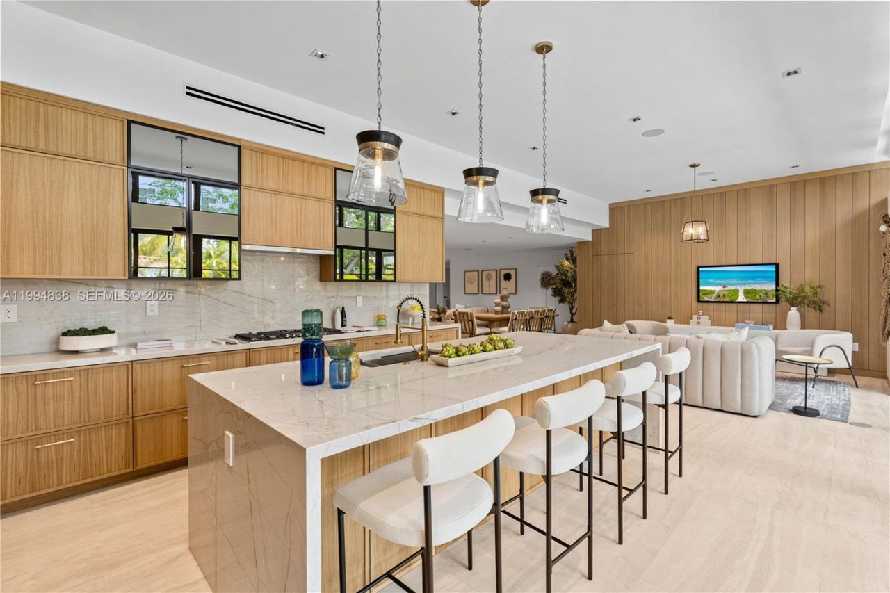 525 NE 101 St , Miami Shores, FL 33138 Photo