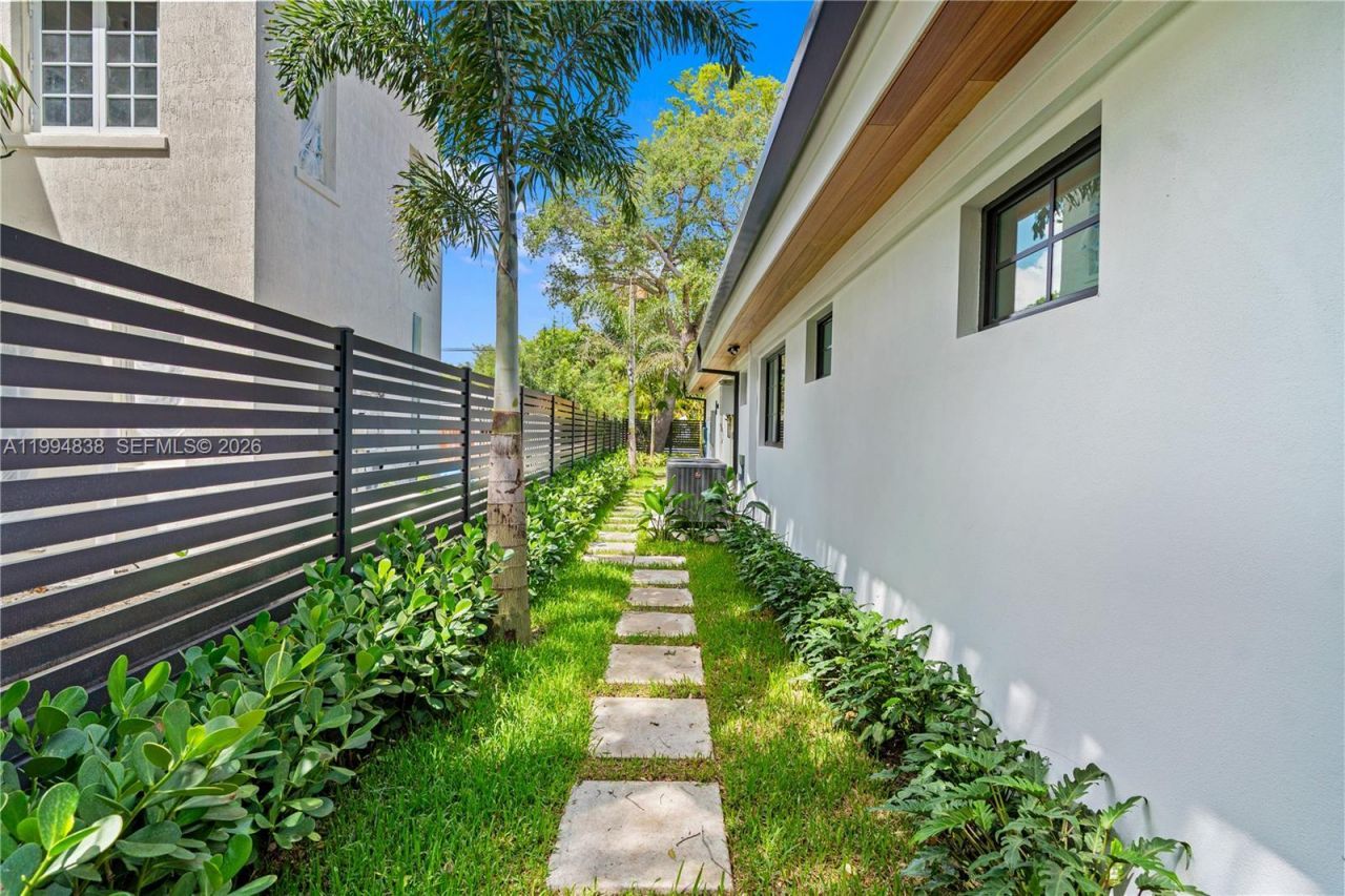 525 NE 101 St , Miami Shores, FL 33138 Photo