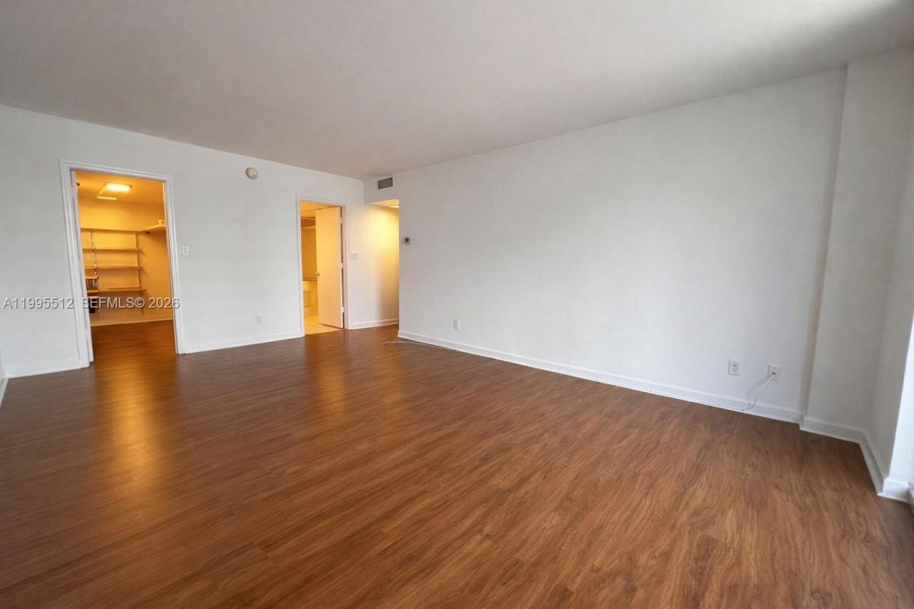 5600 Collins Ave , Unit 4E, Miami Beach, FL 33140 Photo