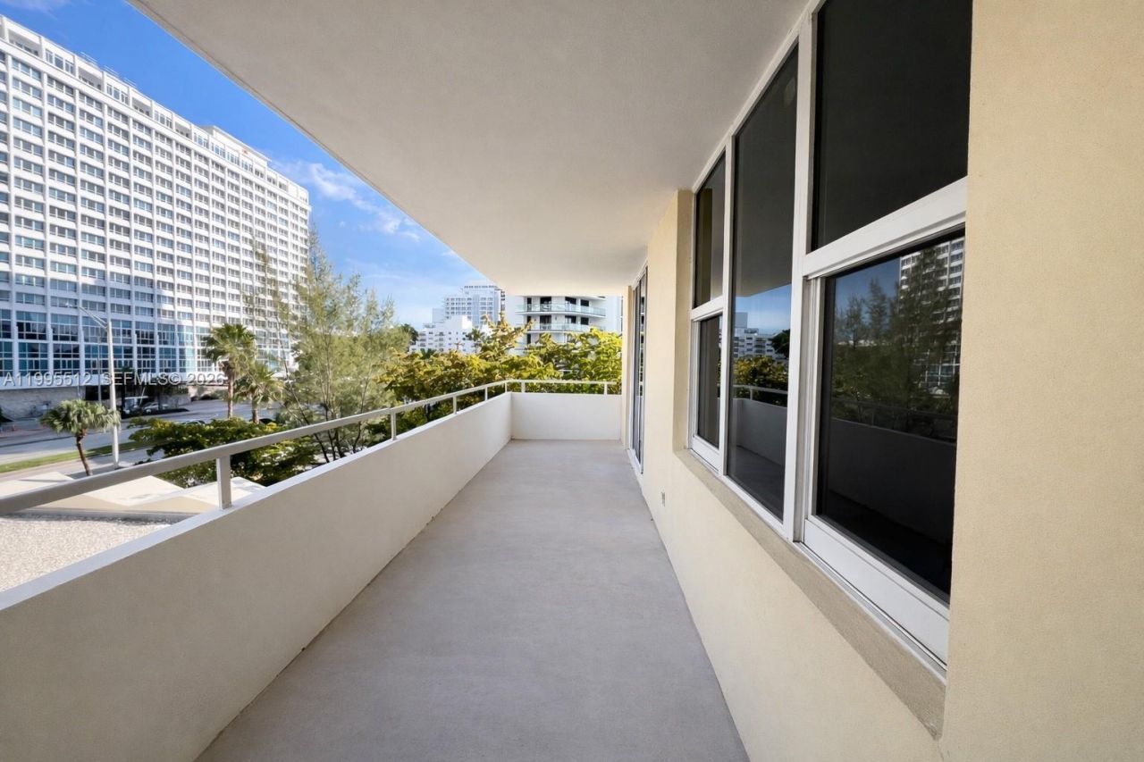 5600 Collins Ave , Unit 4E, Miami Beach, FL 33140 Photo