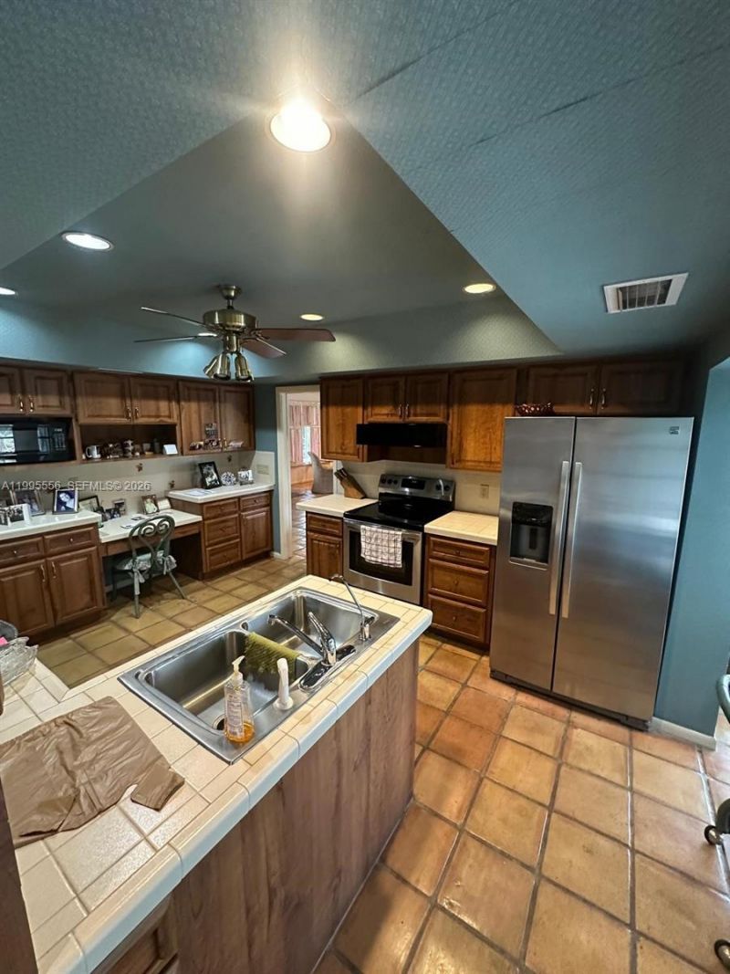 6740 SW 144th St , Palmetto Bay, FL 33158 Photo