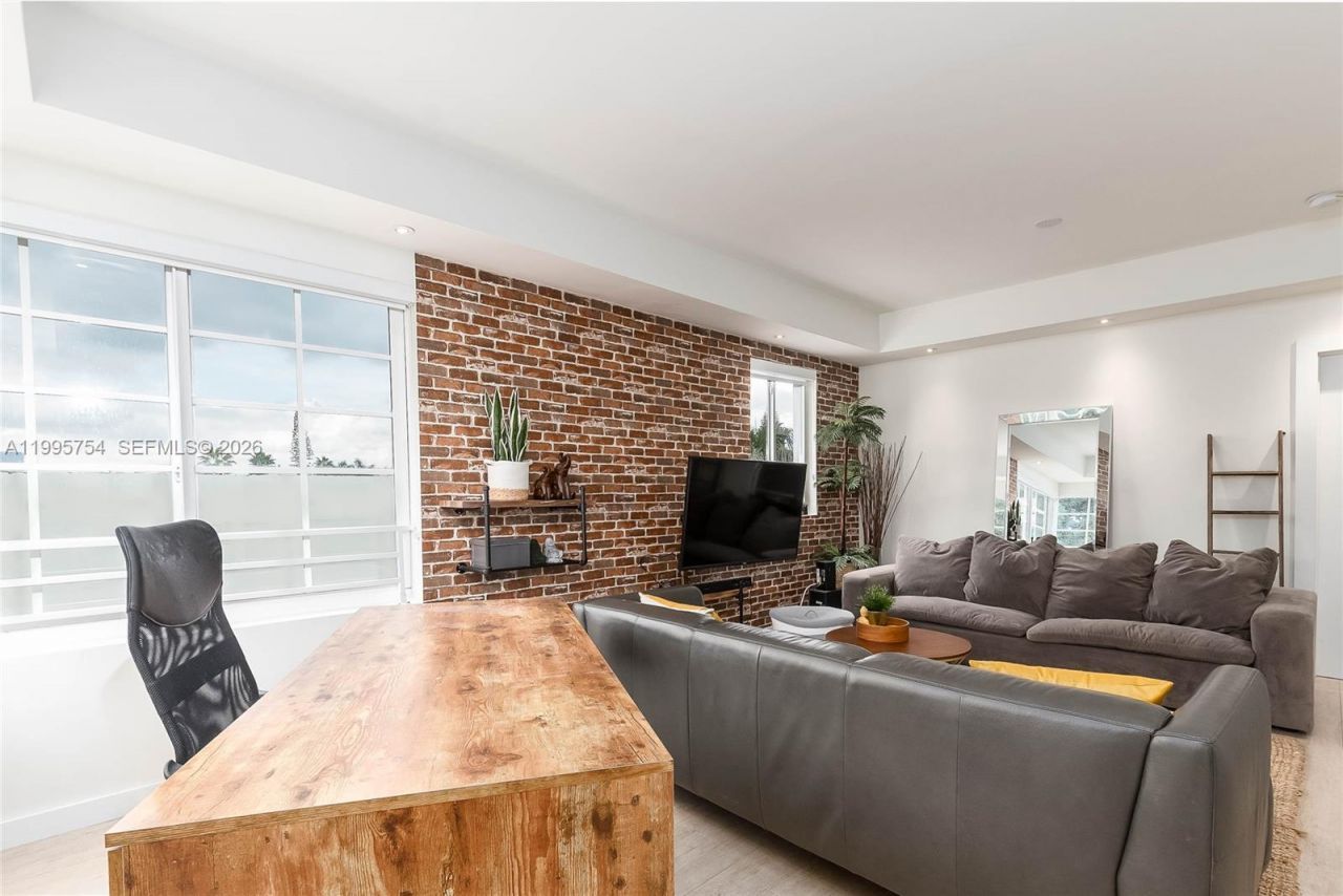 820 Euclid Ave, Unit 305, Miami Beach, FL 33139 Photo