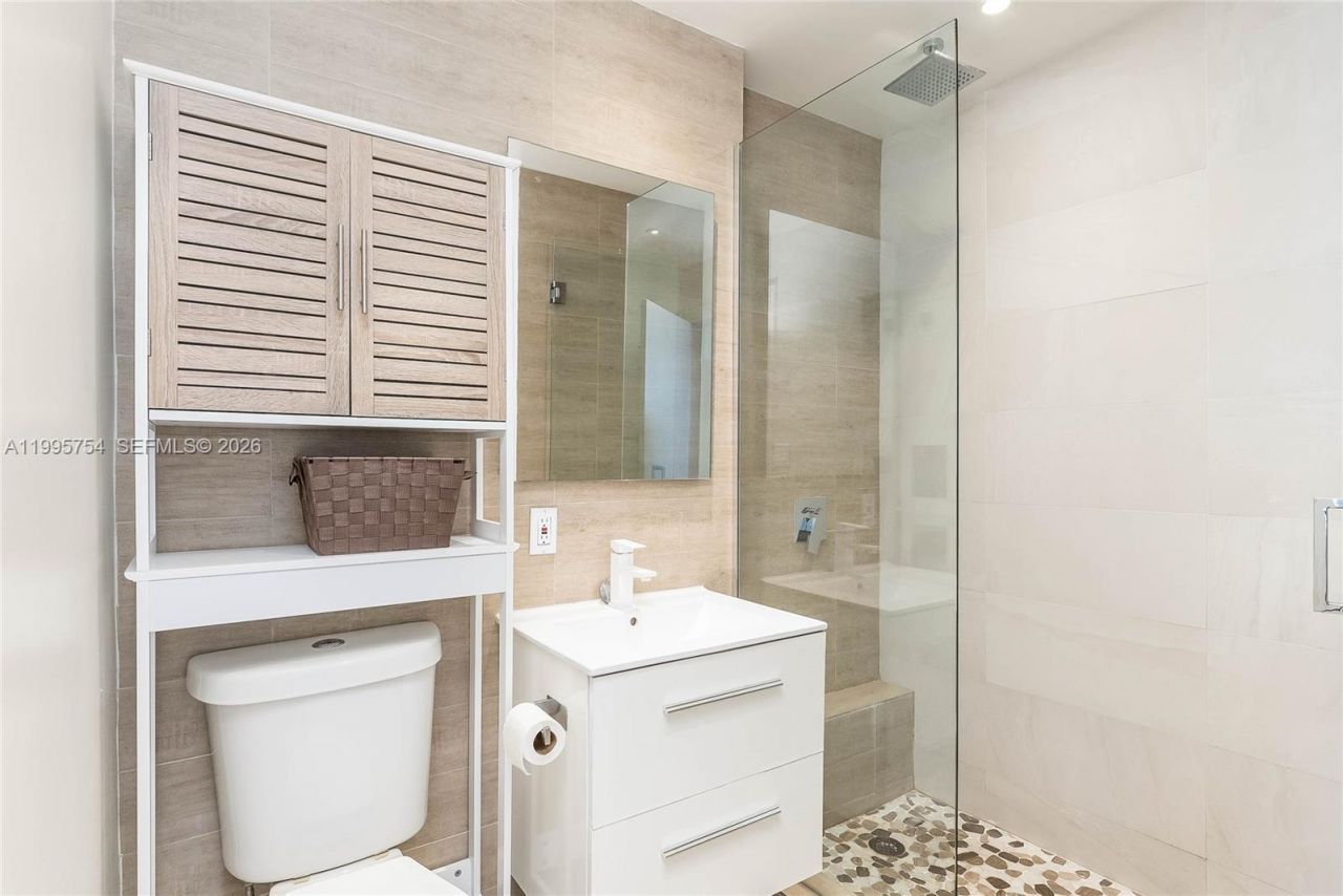 820 Euclid Ave, Unit 305, Miami Beach, FL 33139 Photo