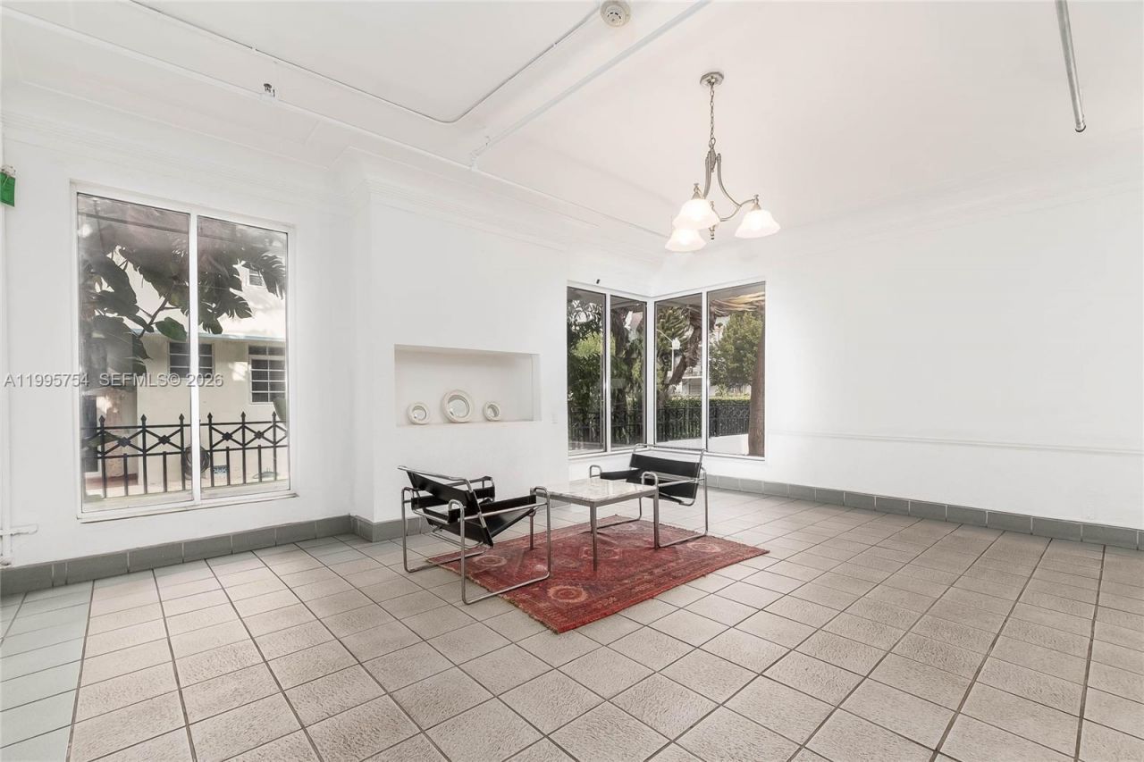 820 Euclid Ave, Unit 305, Miami Beach, FL 33139 Photo