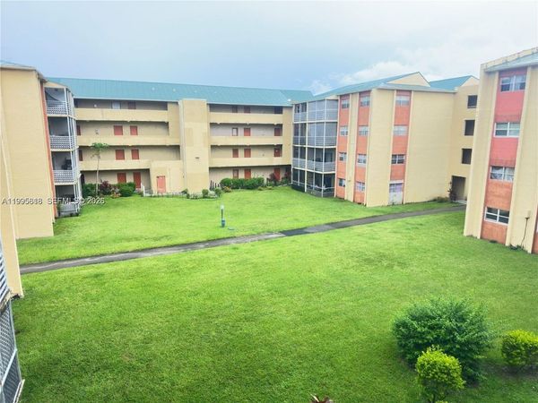 3700 NW 21st St , Unit 401, Lauderdale Lakes, FL 33311