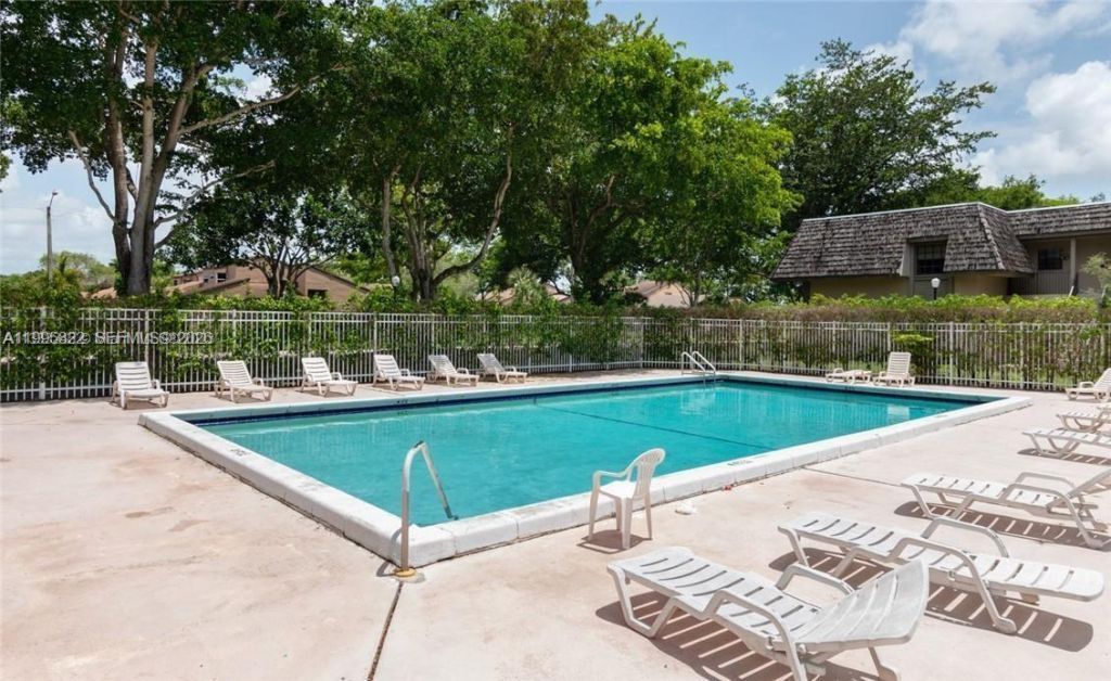 3655 NW 94th Ave, Unit 8H, Sunrise, FL 33351 Photo