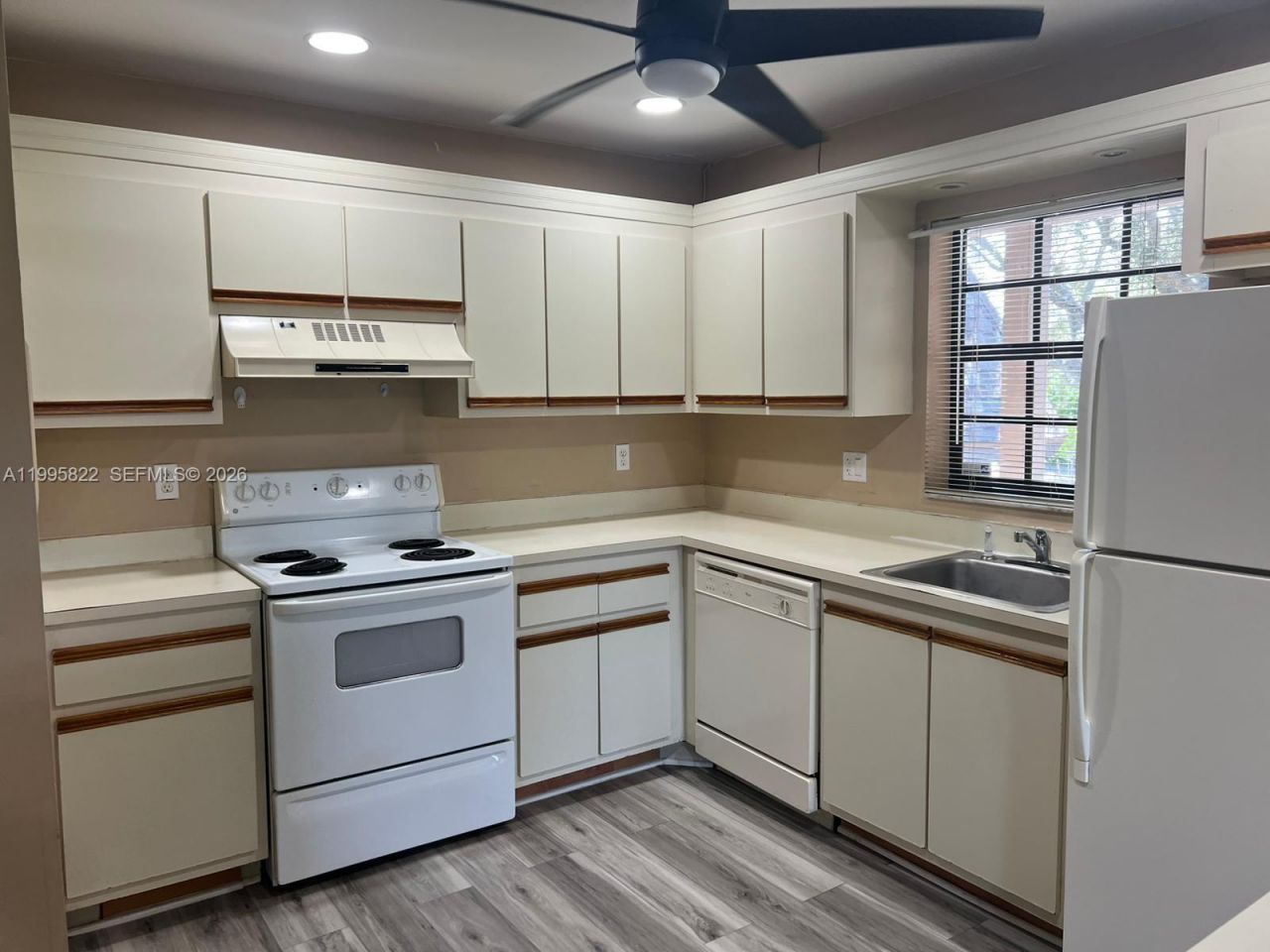 3655 NW 94th Ave, Unit 8H, Sunrise, FL 33351 Photo