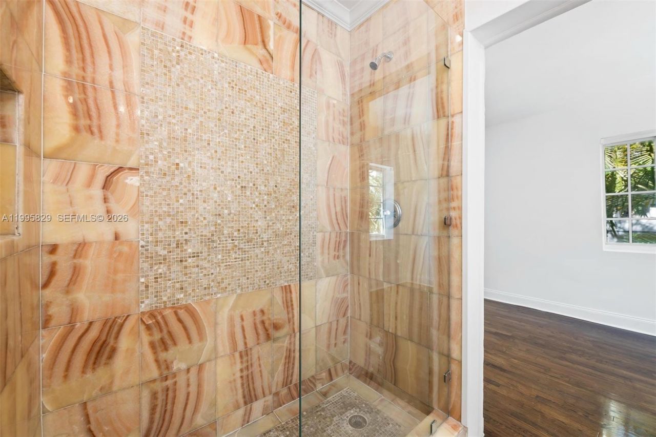 1545 Meridian Ave, Miami Beach, FL 33139 Photo