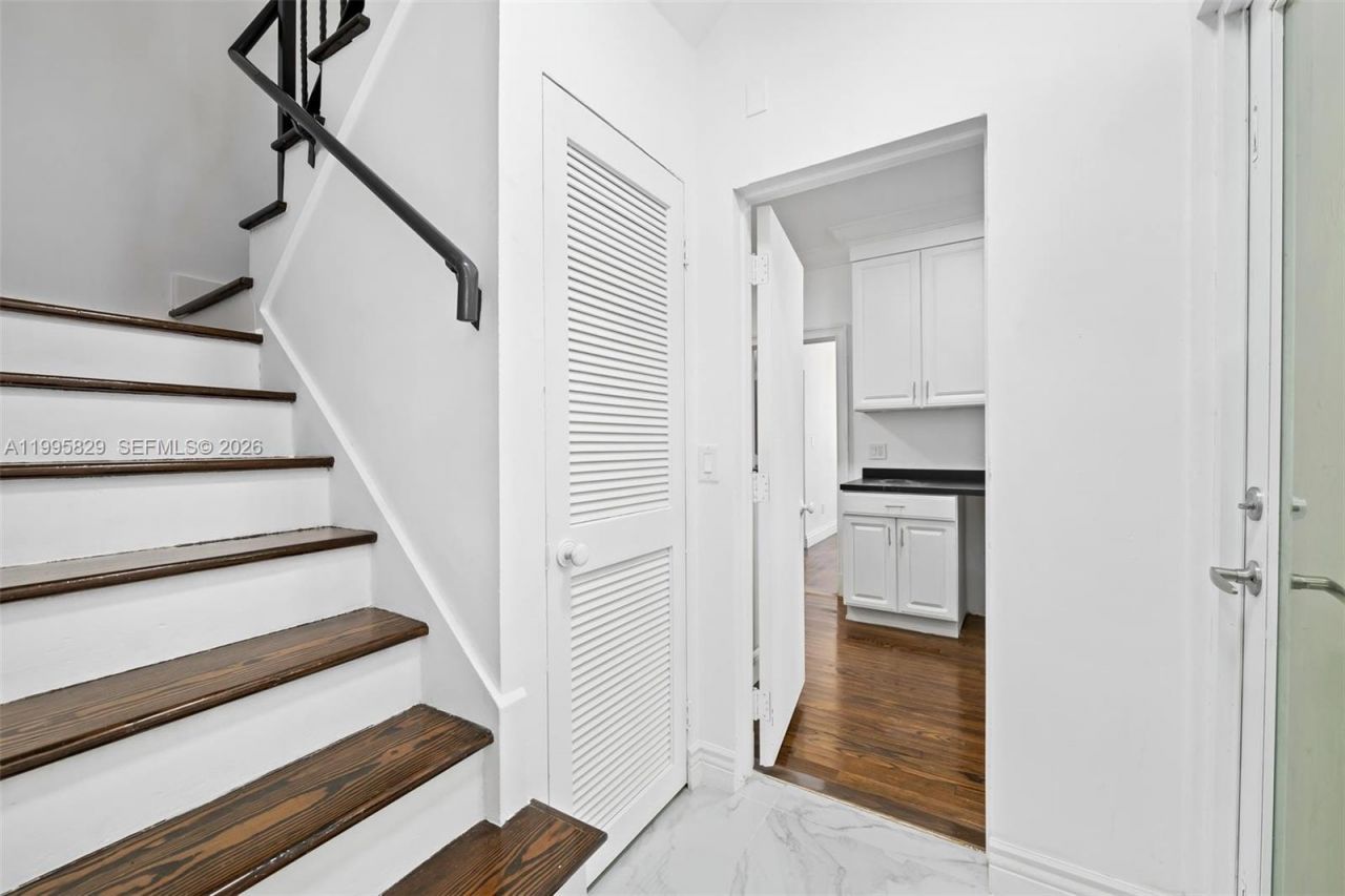 1545 Meridian Ave, Miami Beach, FL 33139 Photo