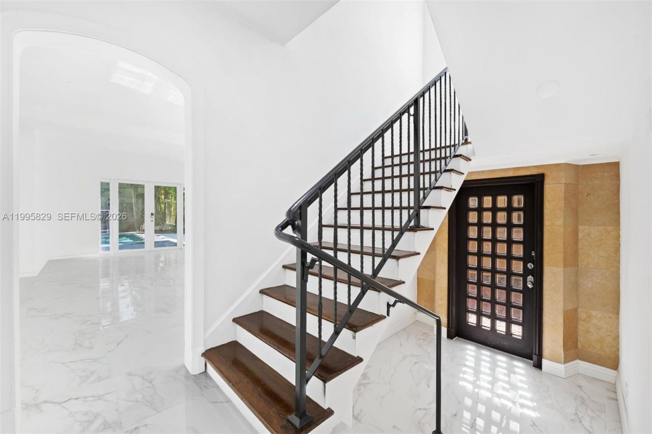 1545 Meridian Ave, Miami Beach, FL 33139 Photo