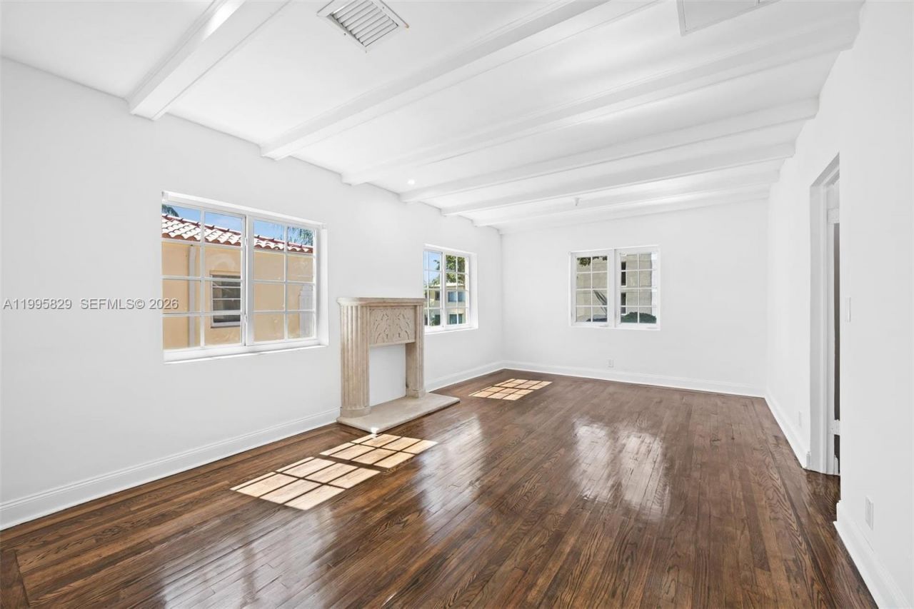 1545 Meridian Ave, Miami Beach, FL 33139 Photo