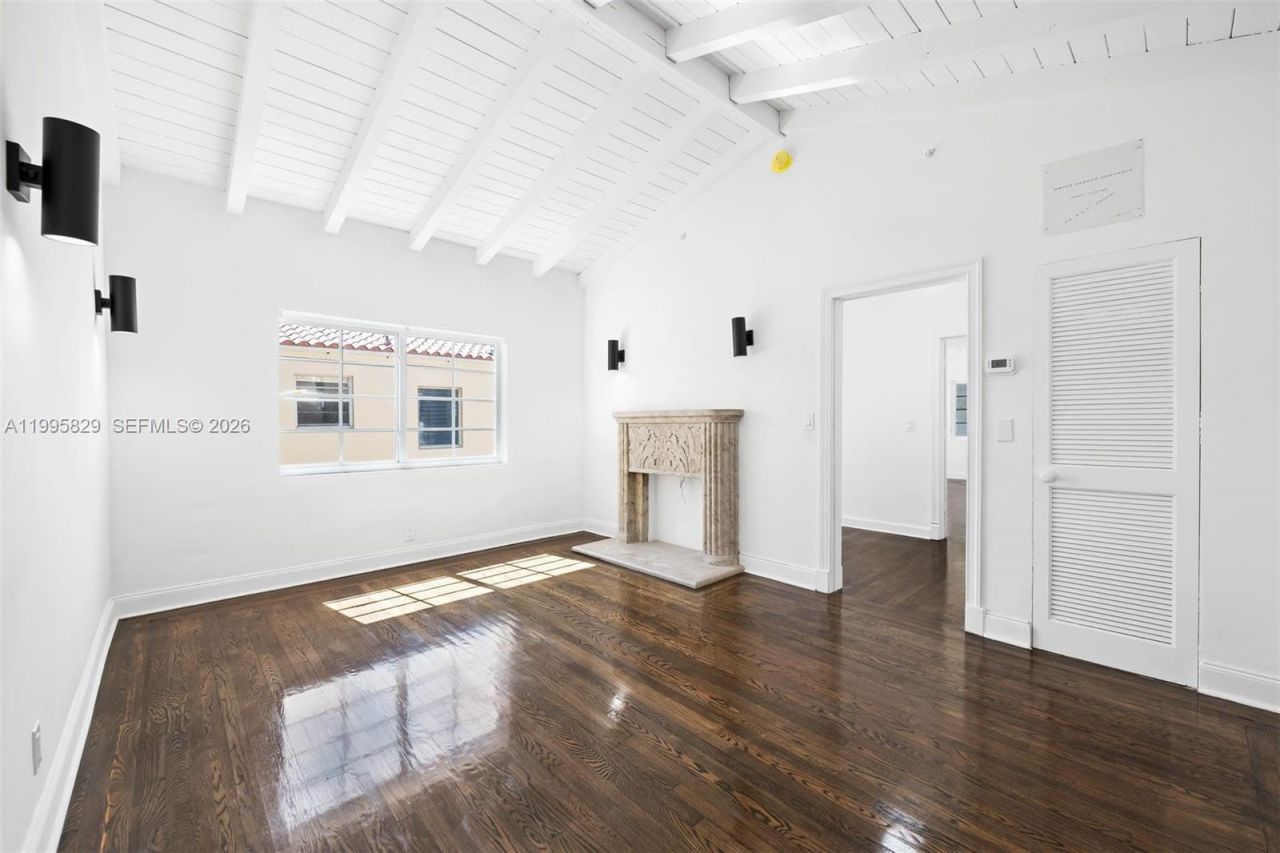 1545 Meridian Ave, Miami Beach, FL 33139 Photo
