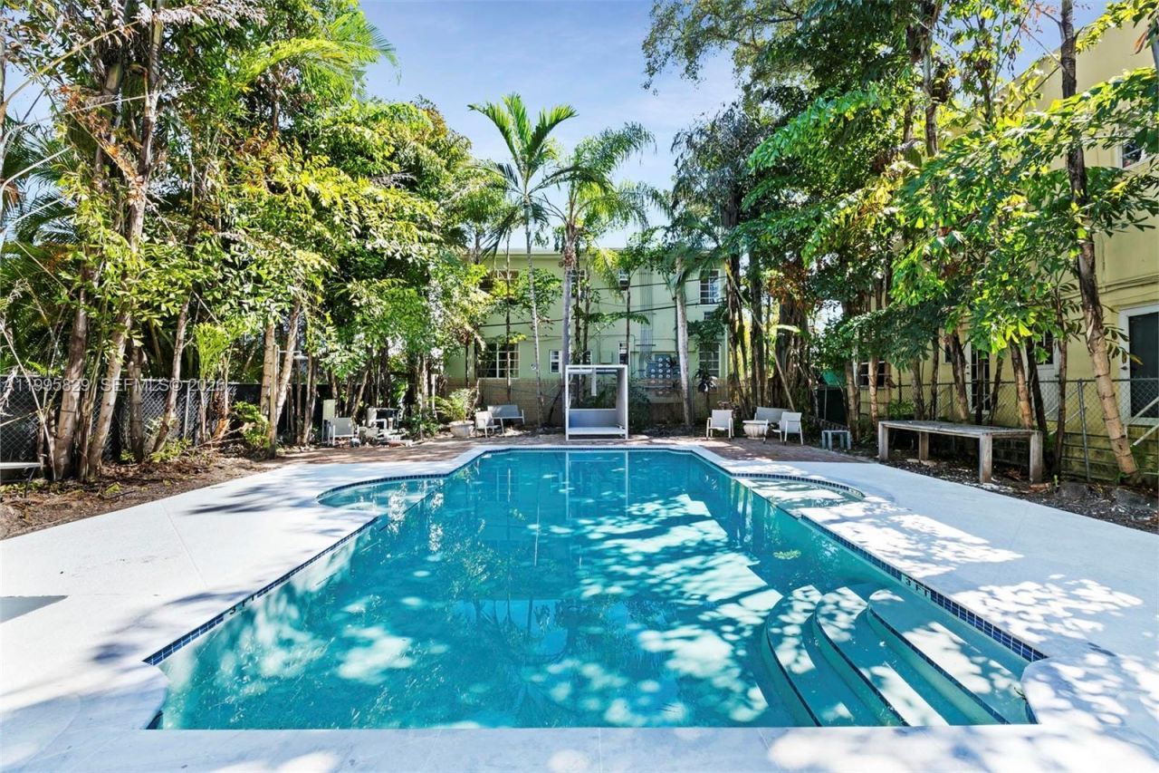 1545 Meridian Ave, Miami Beach, FL 33139 Photo