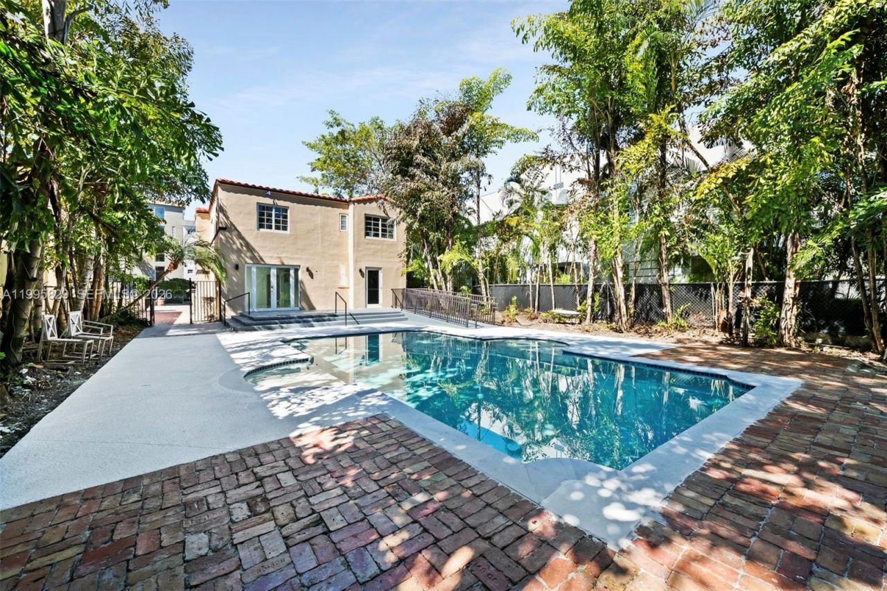 1545 Meridian Ave, Miami Beach, FL 33139 Photo