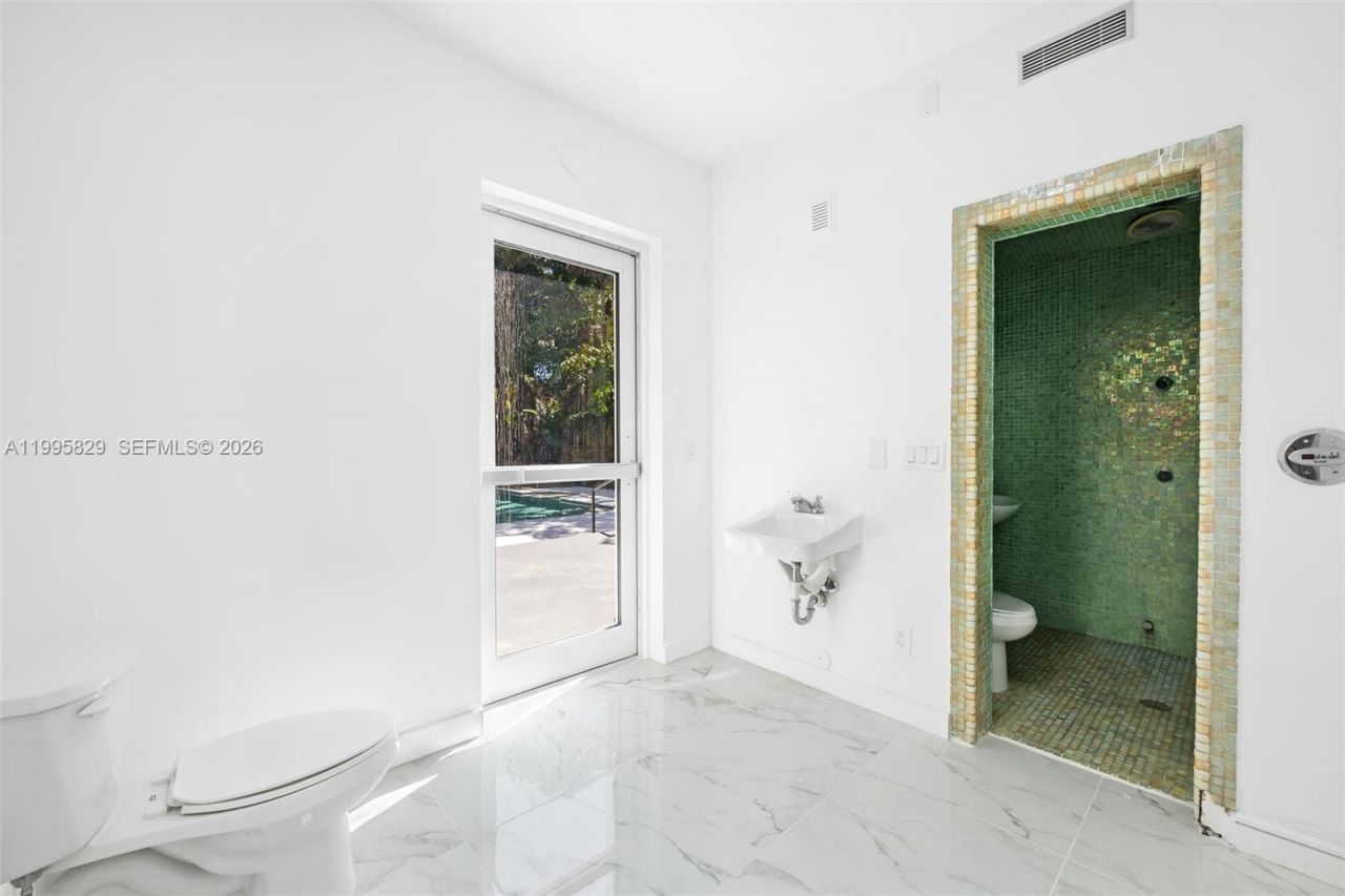 1545 Meridian Ave, Miami Beach, FL 33139 Photo
