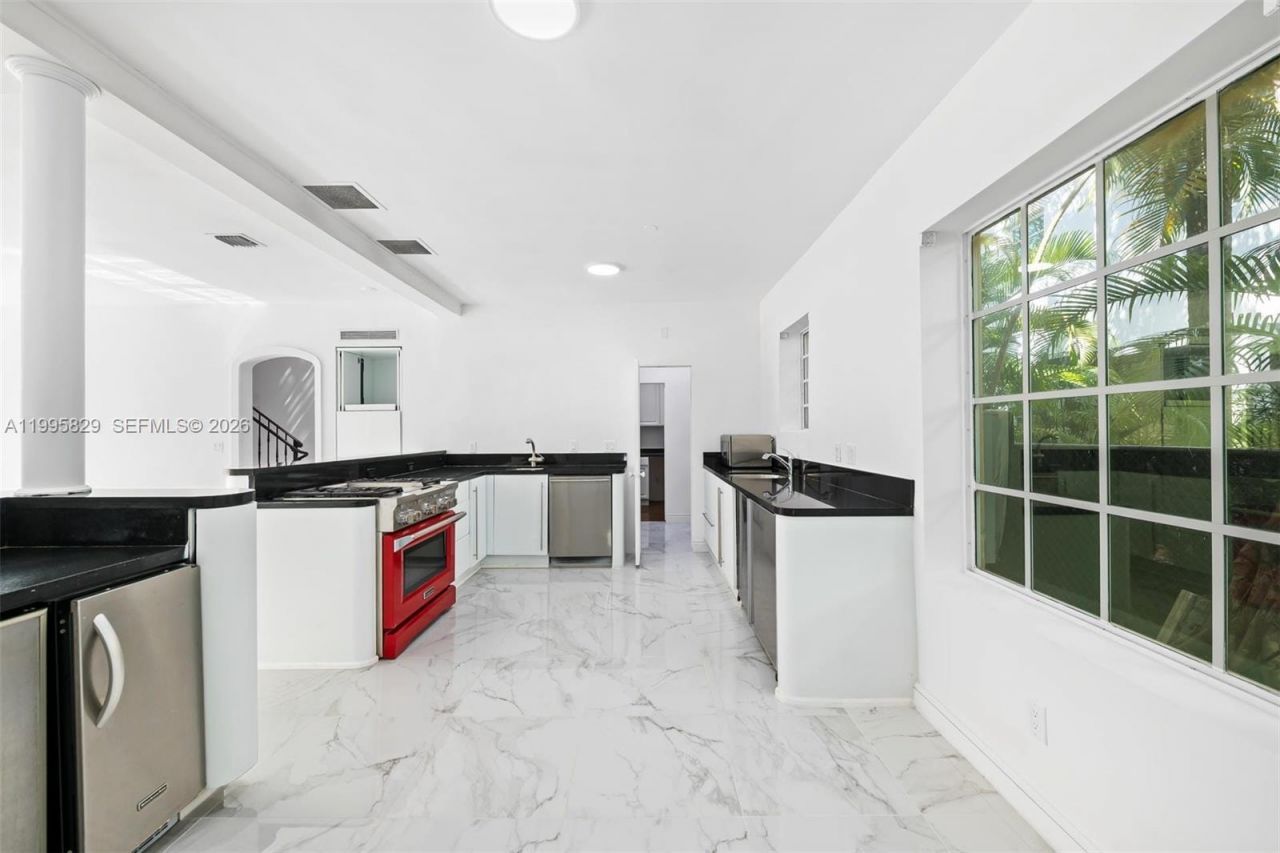 1545 Meridian Ave, Miami Beach, FL 33139 Photo