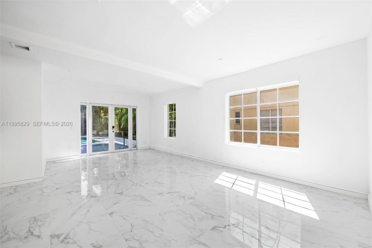 1545 Meridian Ave, Miami Beach, FL 33139 Photo