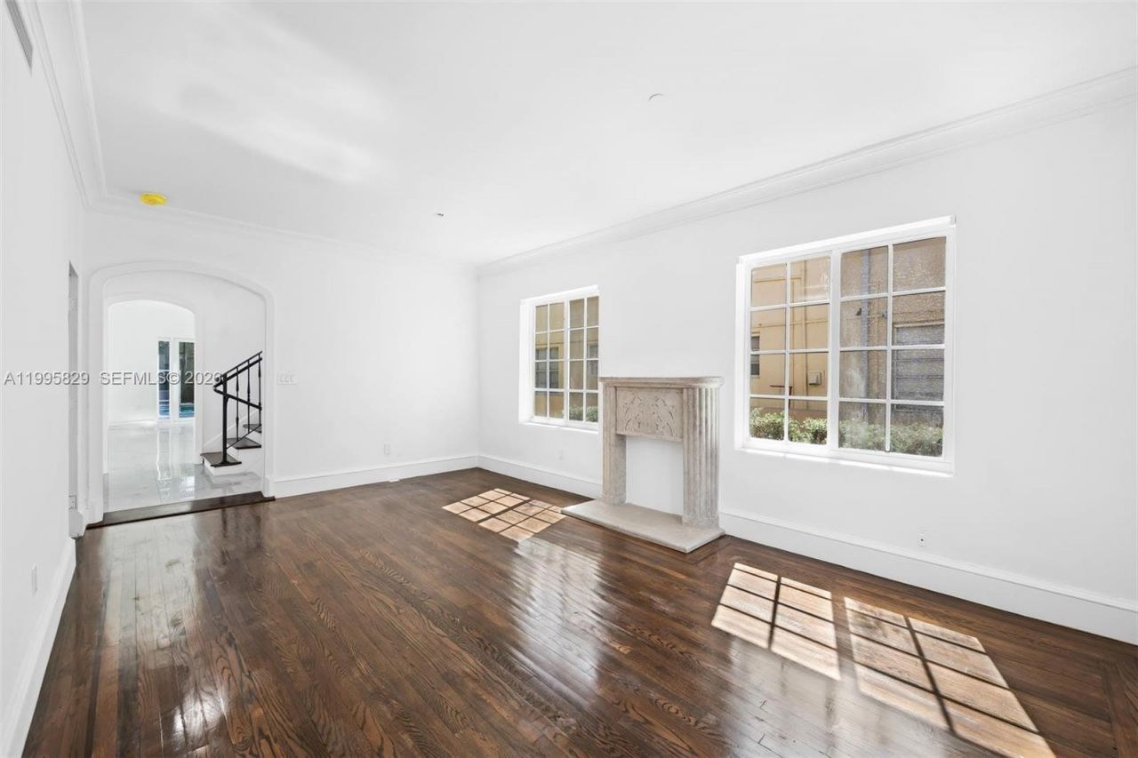 1545 Meridian Ave, Miami Beach, FL 33139 Photo