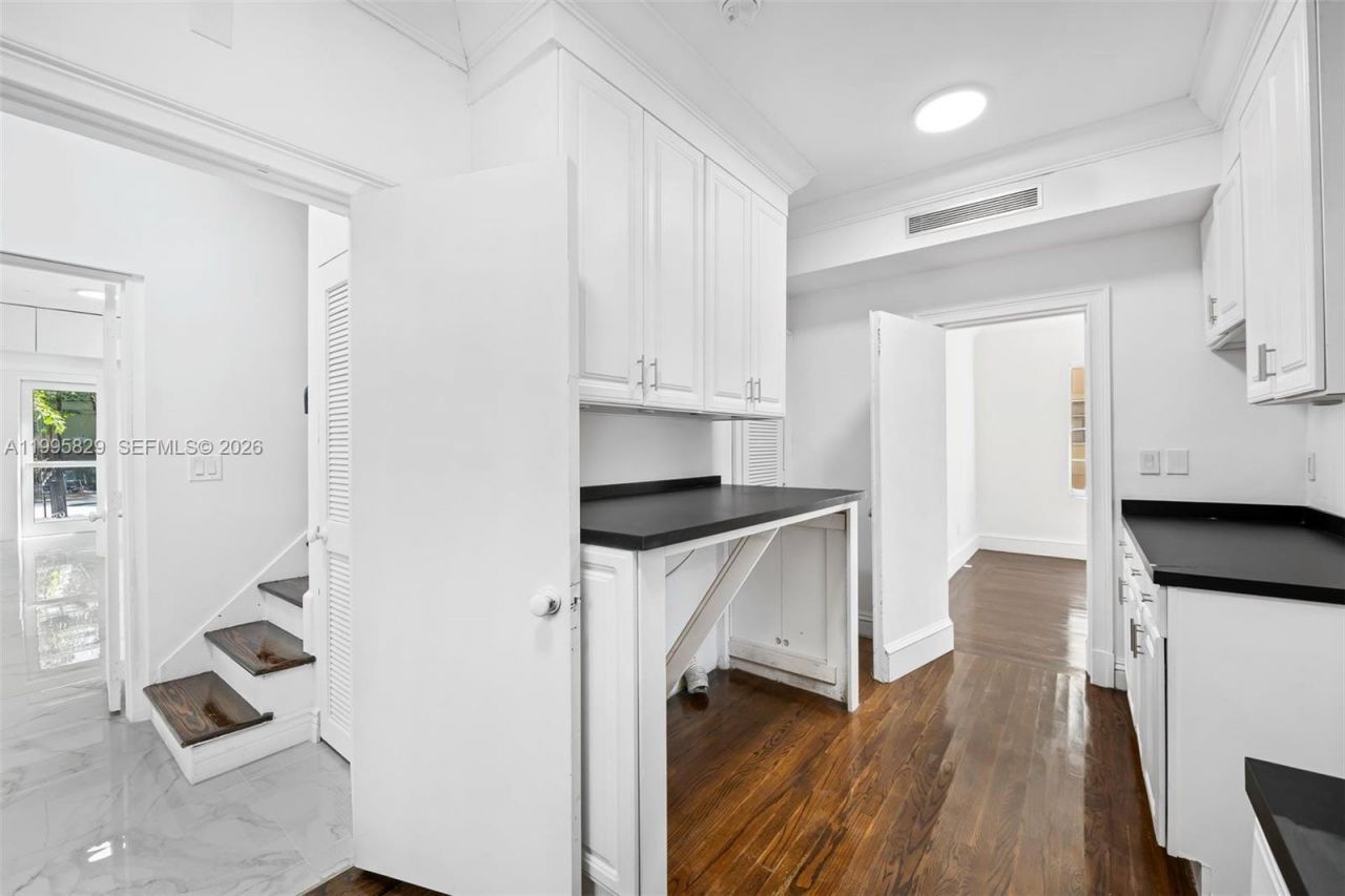 1545 Meridian Ave, Miami Beach, FL 33139 Photo