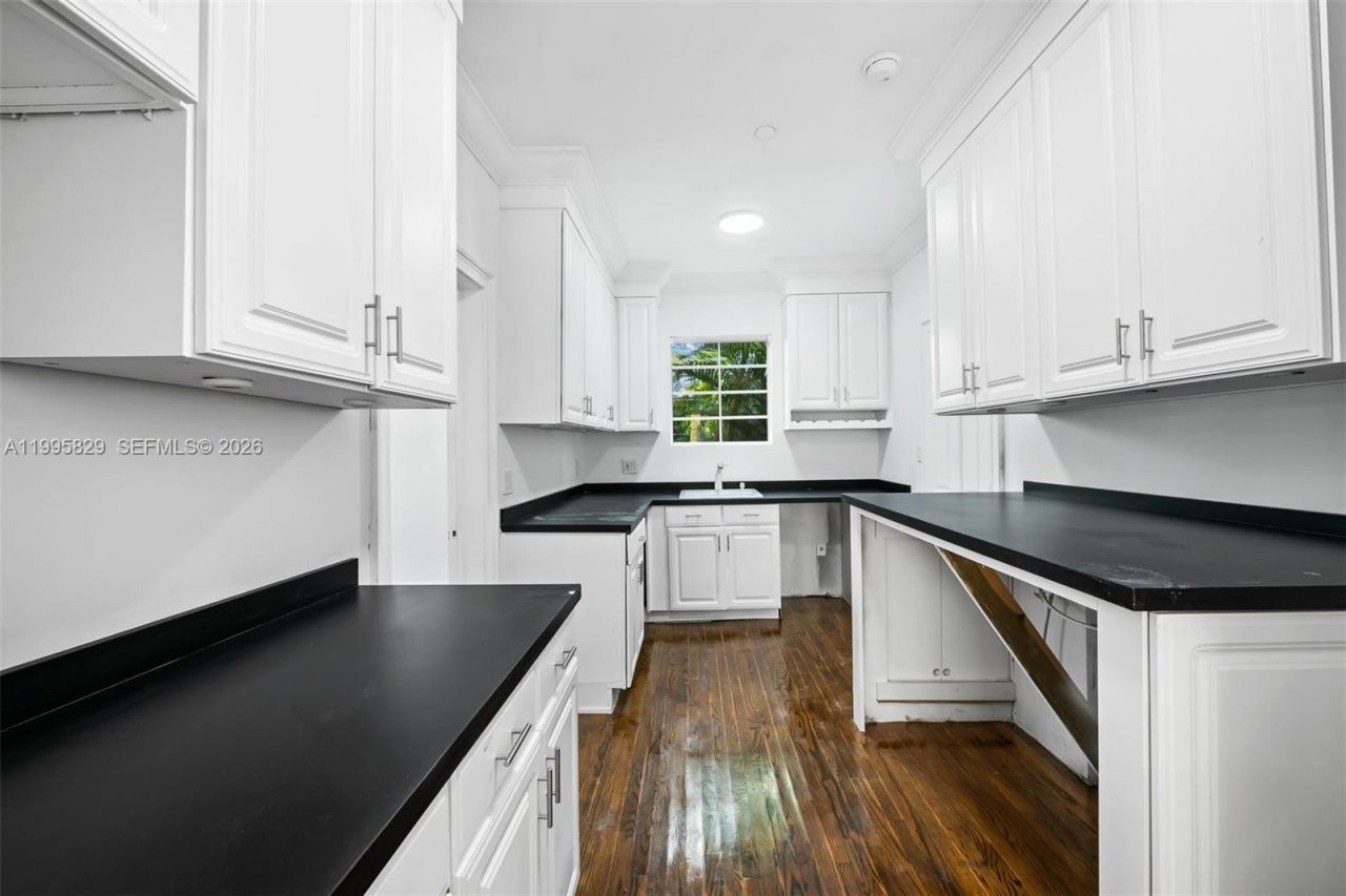 1545 Meridian Ave, Miami Beach, FL 33139 Photo