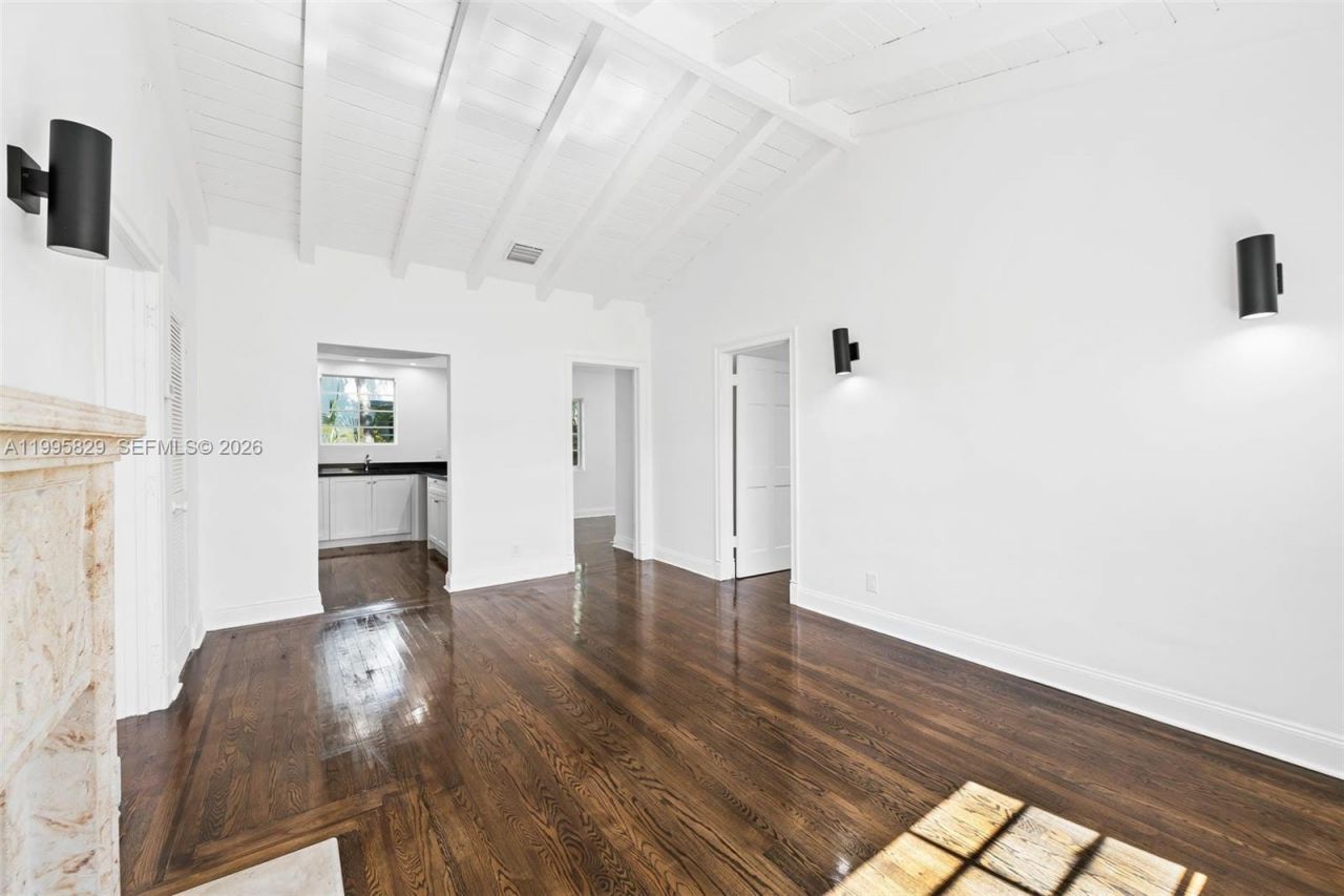 1545 Meridian Ave, Miami Beach, FL 33139 Photo