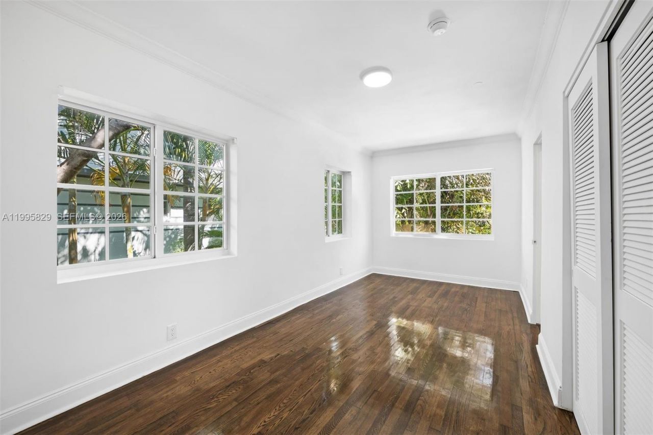 1545 Meridian Ave, Miami Beach, FL 33139 Photo