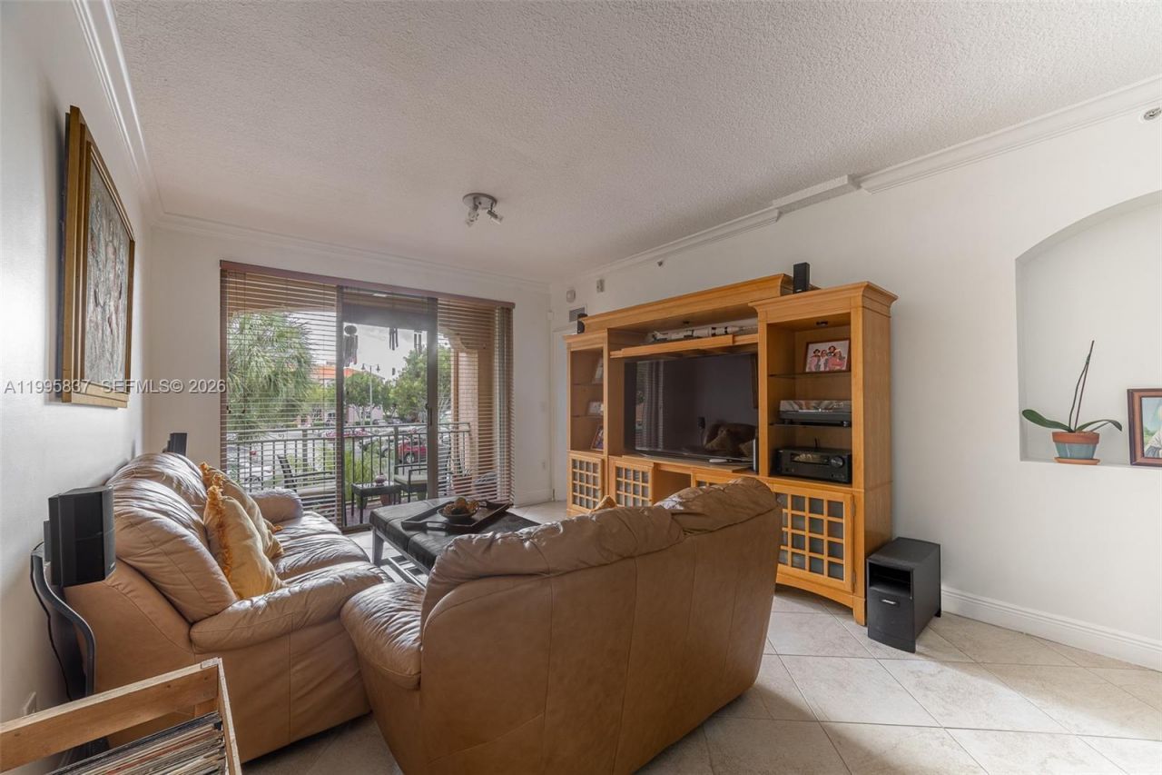 6540 NW 114th Ave, Unit 1423, Doral, FL 33178 Photo
