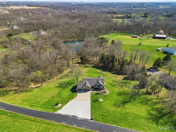 66 Abby Kate Lane, Foristell, MO 63348