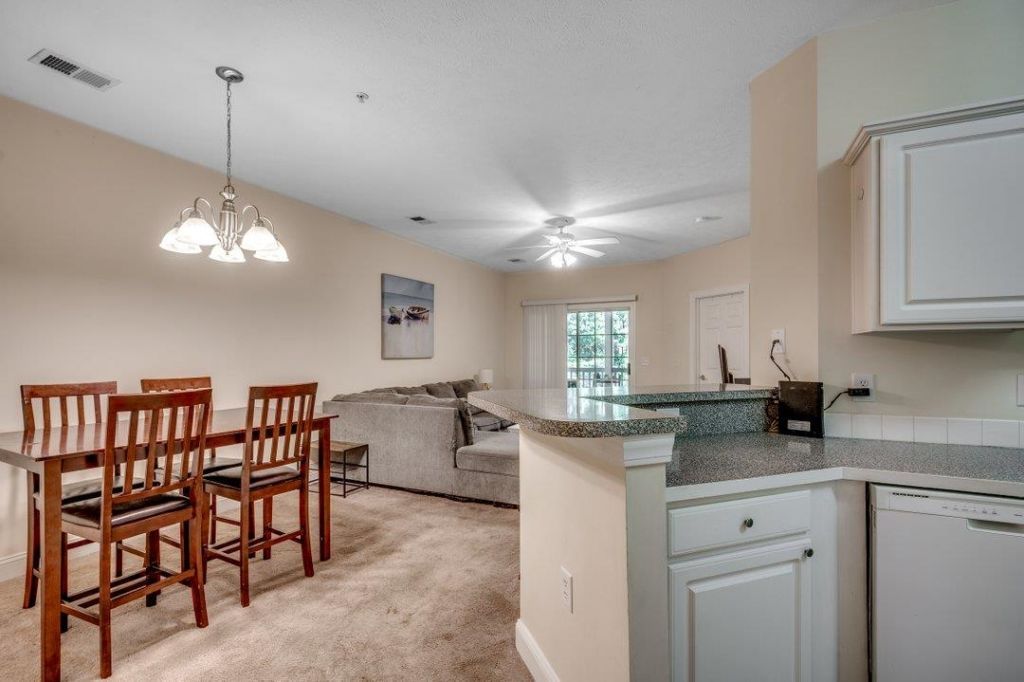 105 Fountain Pointe Ln.  Photo 10