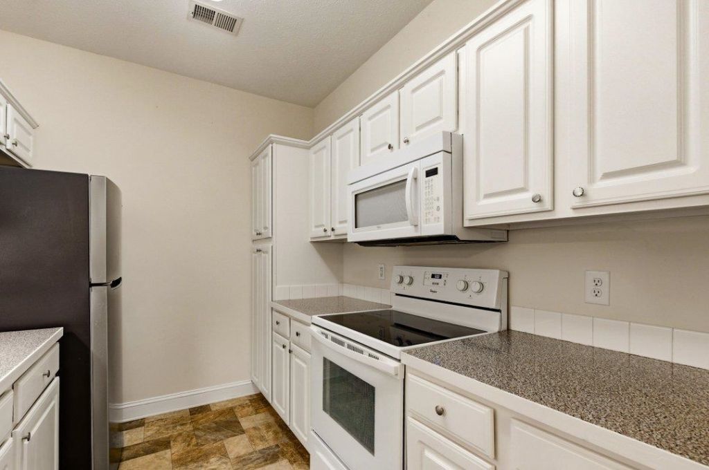 105 Fountain Pointe Ln. Photo 10